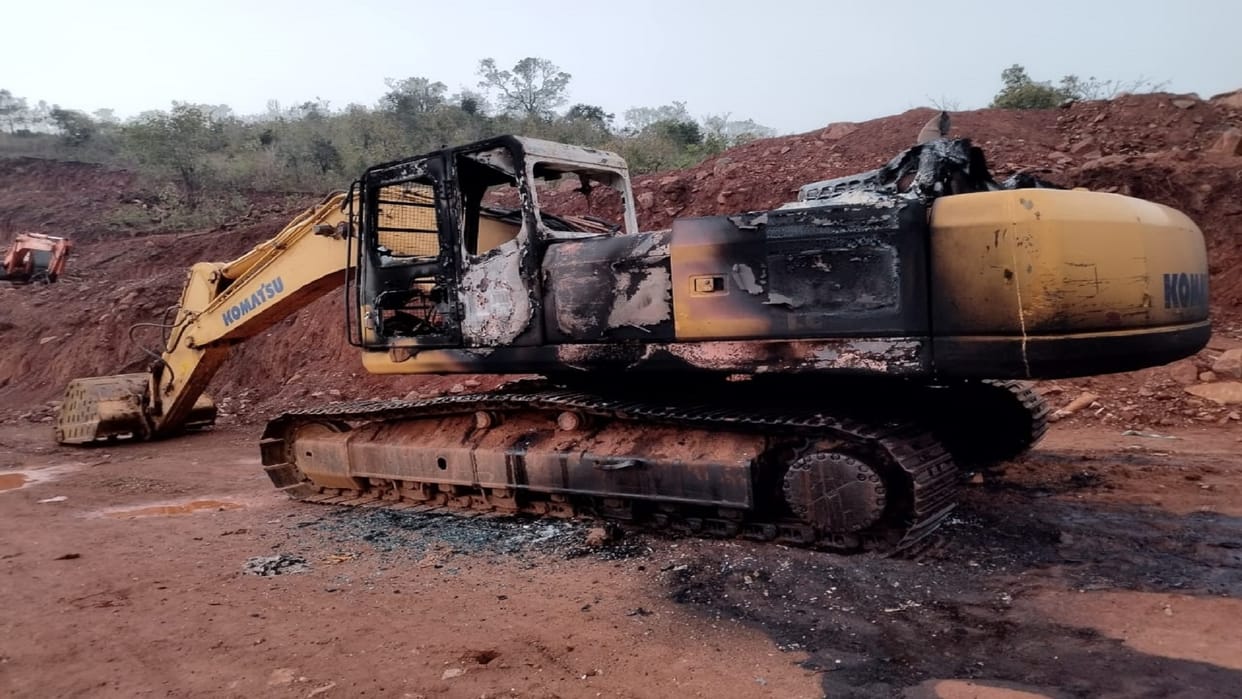 An encounter broke out between police and Naxals near Bacheli police station in Dantewada