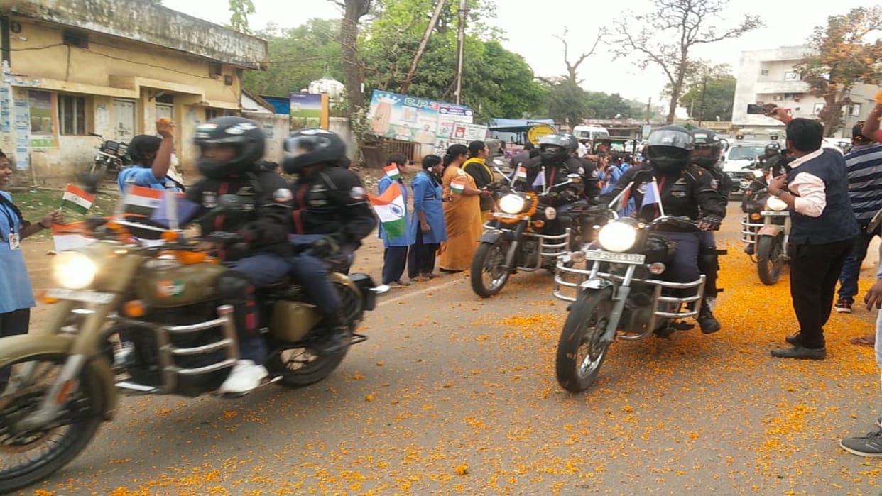 CRPF Foundation Day 2023 crpf women commandos reached bastar traveling with bullet