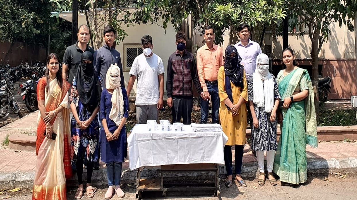 Cheated 500 people in name of getting jobs in delhi Police busted cheating gang