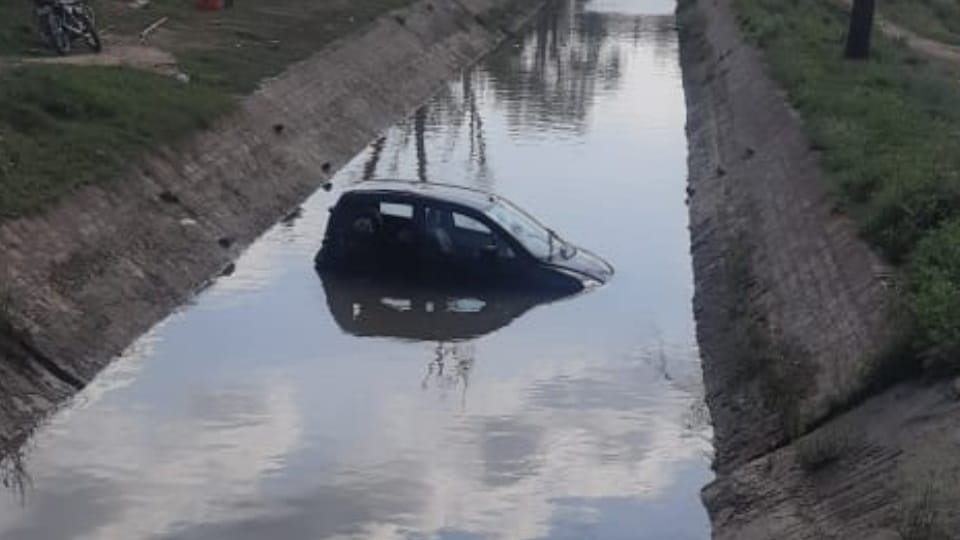 Car fell in Sua canal on Hisar-Chandigarh highway in Ambala