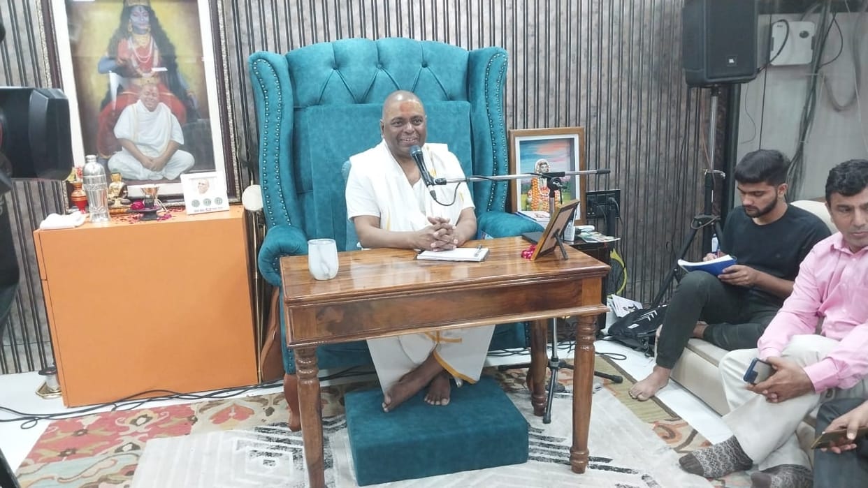 Siddharth Chaudharys father made serious allegations against Baba Santosh Singh Bhadauria of Karauli Sarkar A