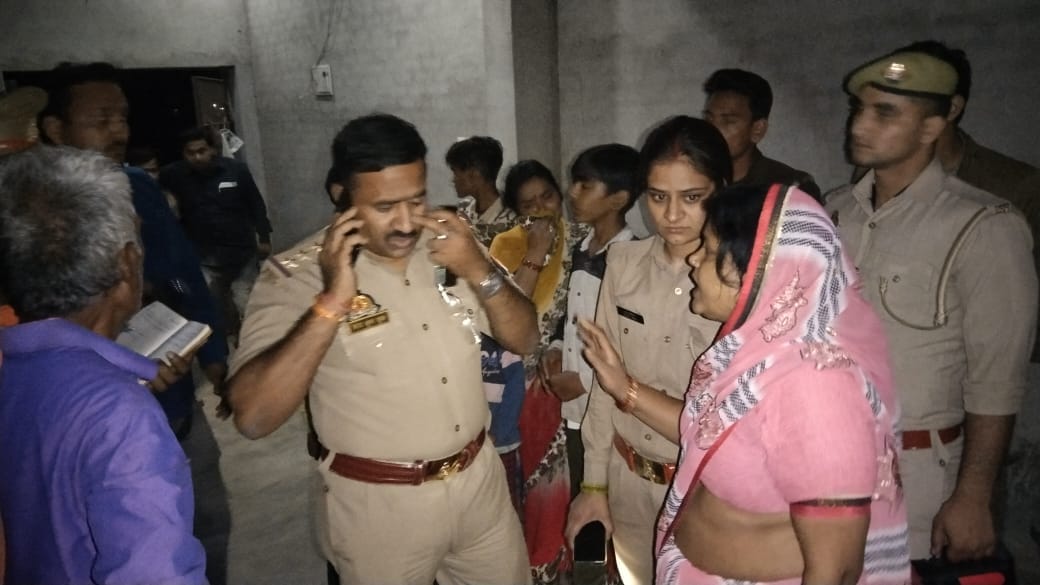 Killed the old woman in Farrukhabad and broke the locks of the house, police claimed she was killed a few days
