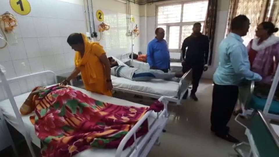 Ghaziabad Modinagar News Kuttu Ka Atta Khane Se 30 Hospitalised, Having Vomit and Loose Motion
