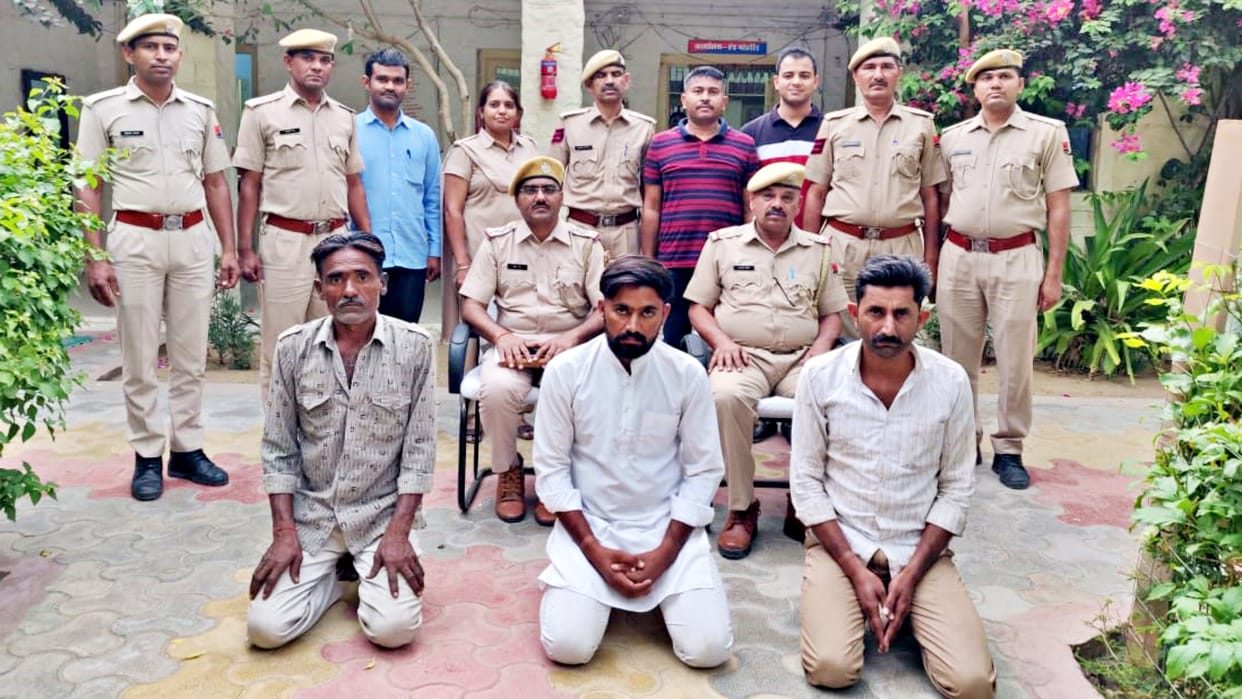 Police arrested three accused who kidnapped the girl in Barmer