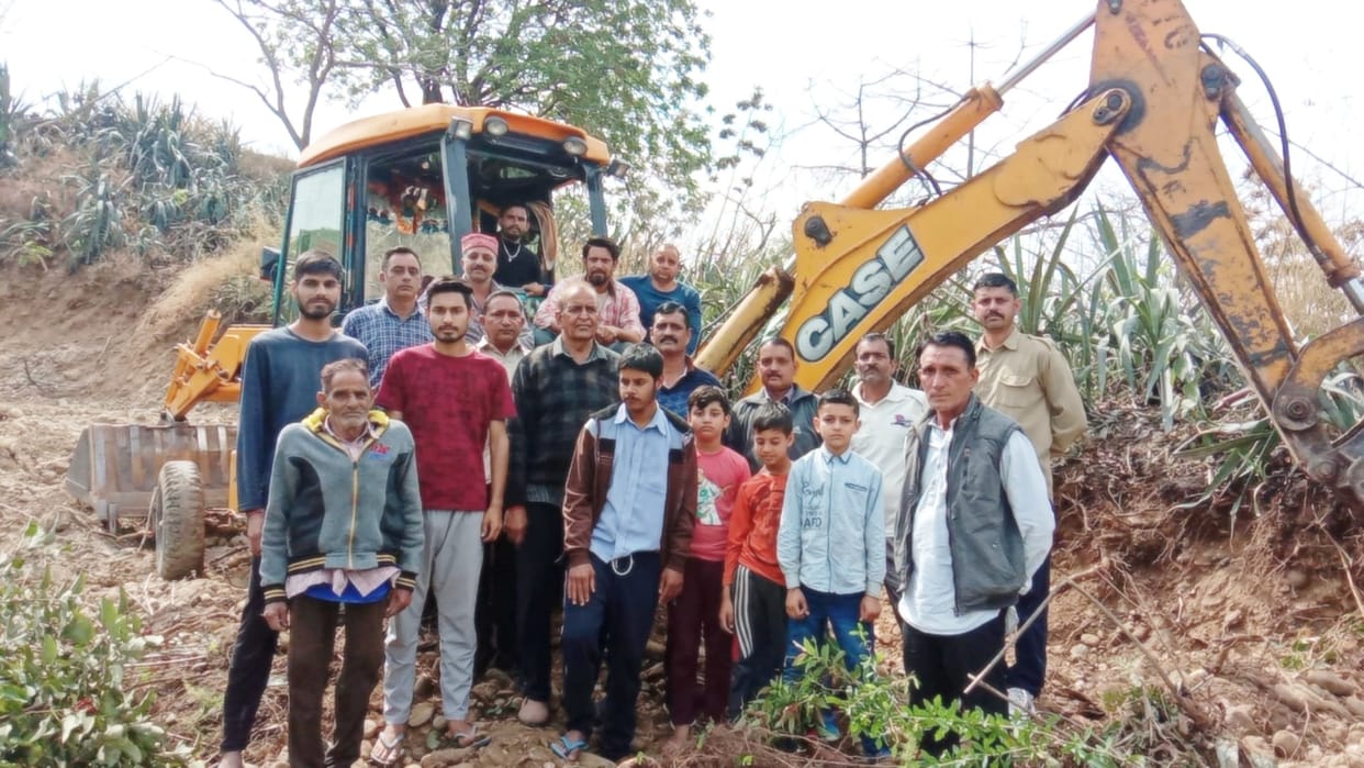 Himachal Hamirpur news: Villagers Built Their Own Road in Hamirpur