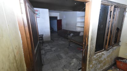 Umesh Pal murder case: Atiq's ruined office had all the facilities of luxury, used to beat him in the torture