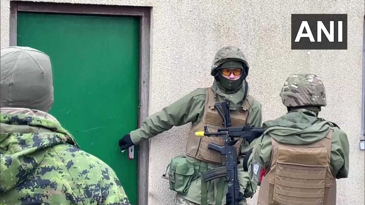 UK imparts training to Ukrainian soldiers aims for 20000 personnel by year end