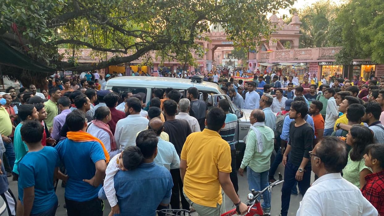 BHU Campus Fight between two student groups over parking of bikes Girl student injured