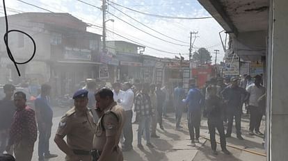 Fire broke out in SBI Doiwala branch police and fire brigade team reached the spot Dehradun Uttarakhand