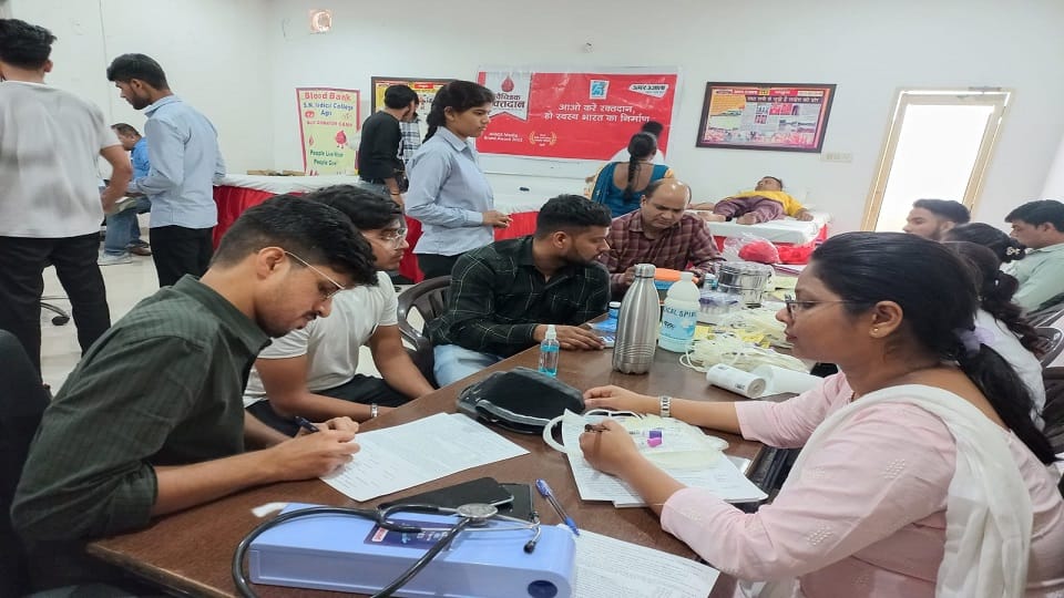 Amar Ujala Foundation Blood Donation Camp Agra hindi news