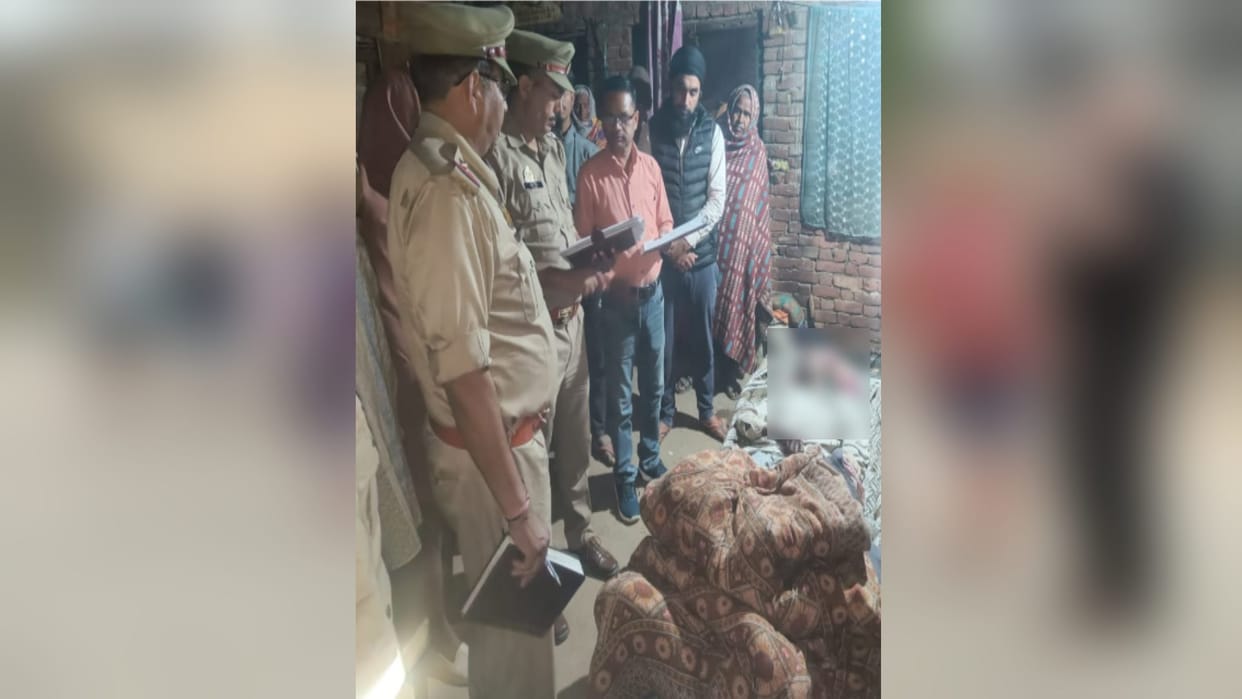 Bijnor: A farmer died after being buried under the debris after the roof of house collapsed in a village