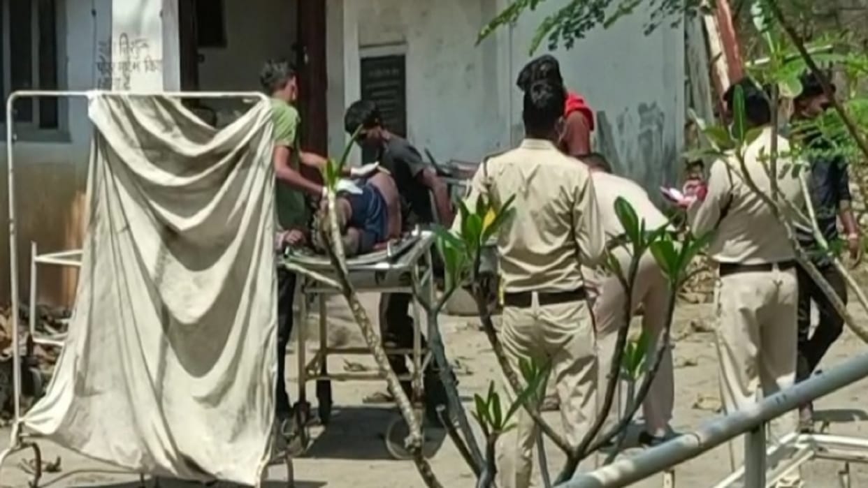 Death of a cyclist due to being crushed