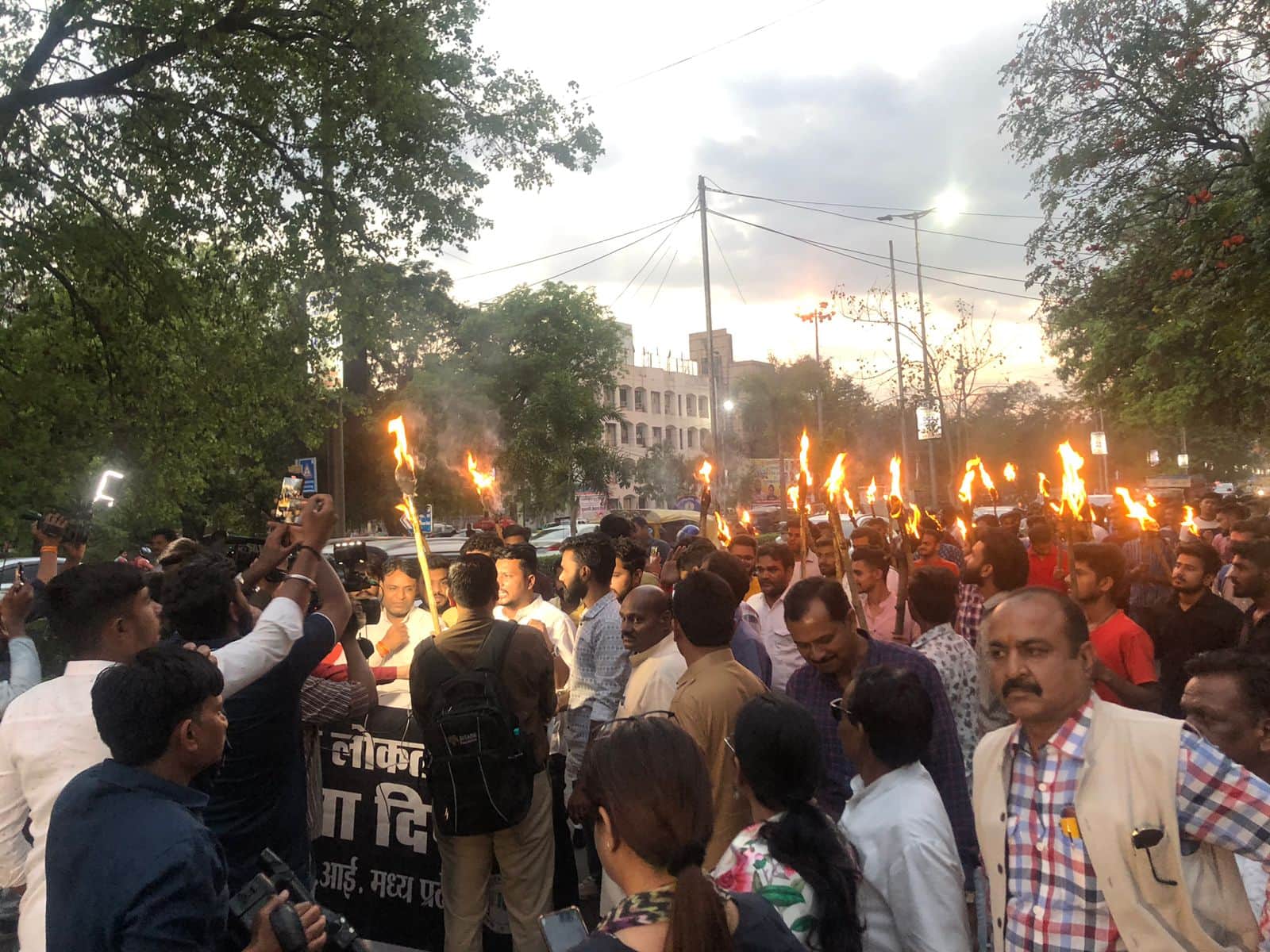 Rahul Gandhi: Congress leader angry in Bhopal, said- Today is the black day of democracy, train stopped late o