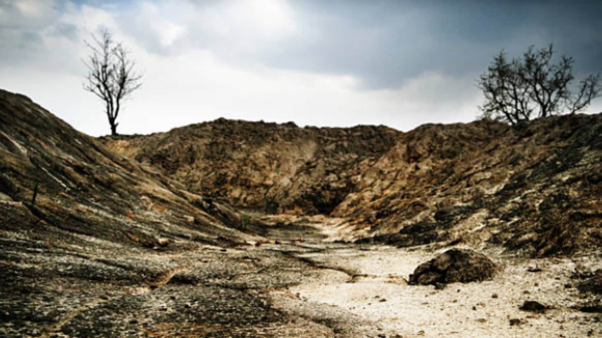 Ajab Gajab 7000 year old monument found with human remains and animal bones in saudi arabia