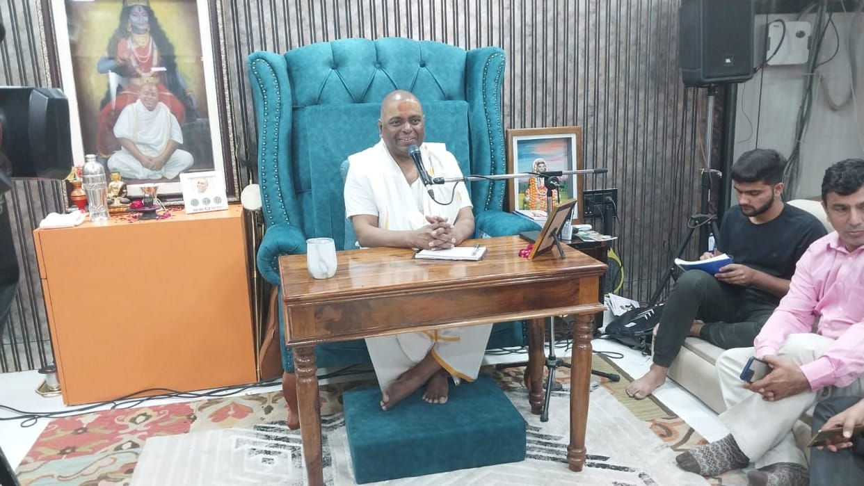 Karauli Baba Dr. Santosh Singh Bhadauria has announced that now Havan fee will be 2.5 lakh instead of 1.5 lakh