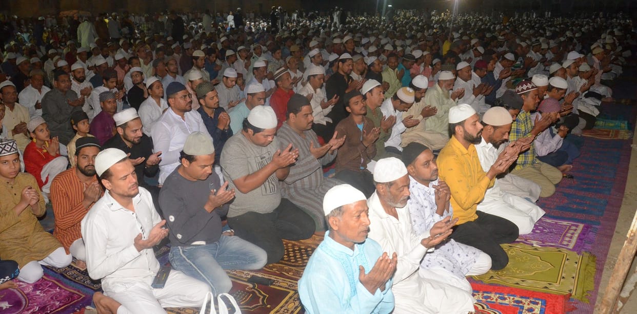 Ramadan 2023, Taraweeh started from moon night, thousands of people prayed for peace