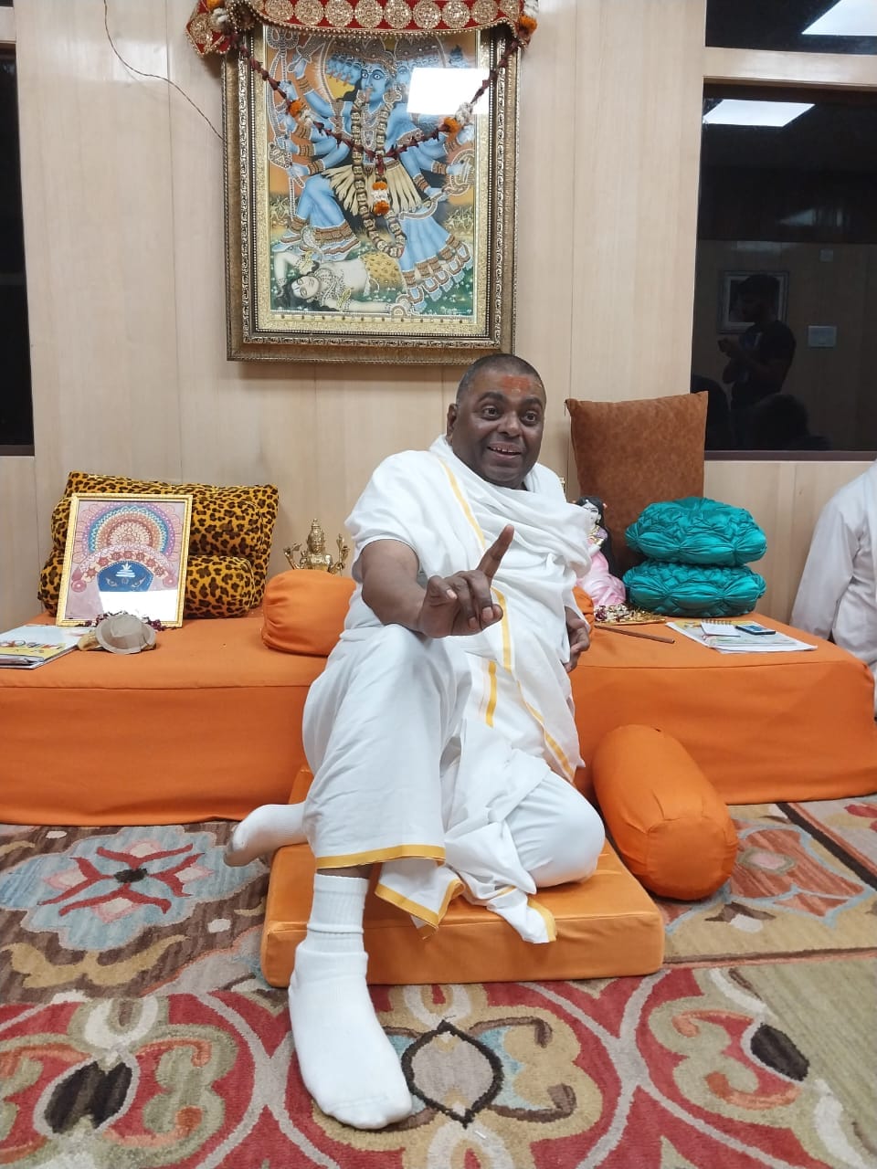 Karauli Babas miracles, From ending the Russia Ukraine war, he has made these claims