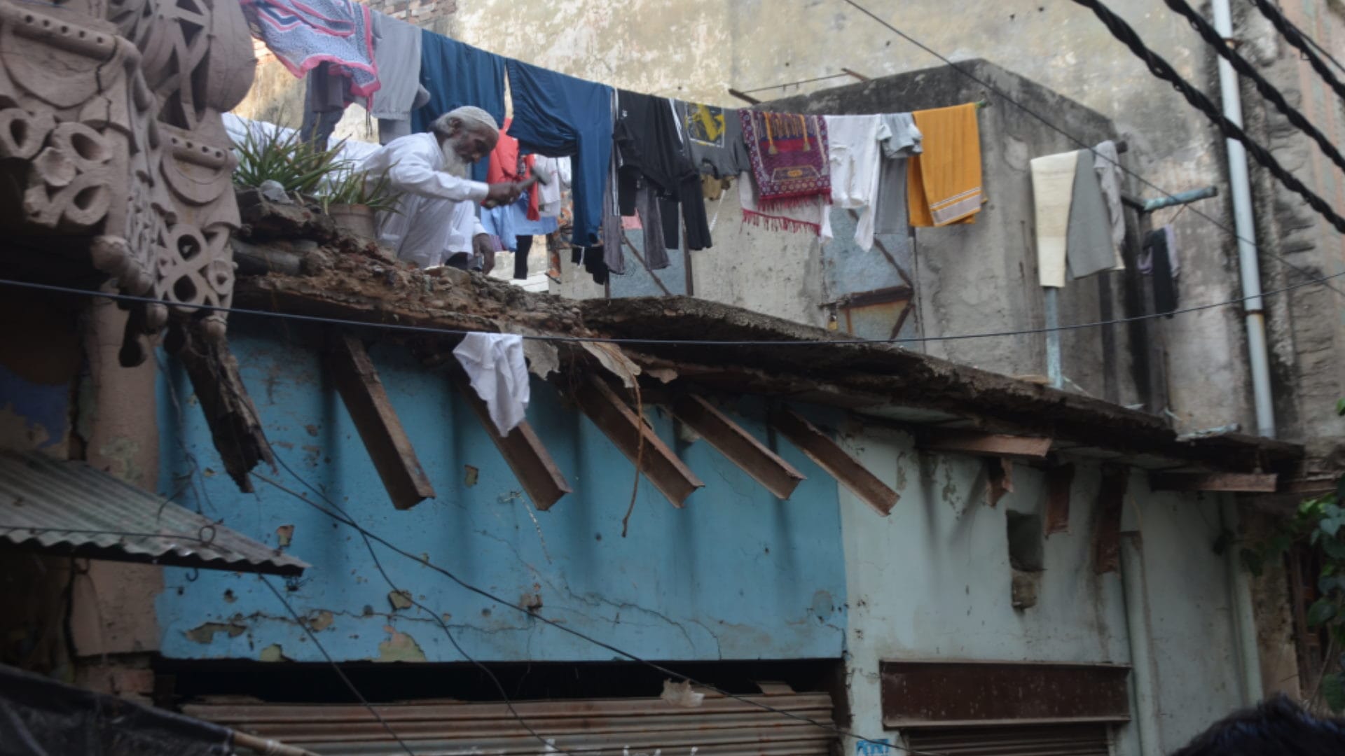 The children were going to buy chocolates, during a child died after being buried under the debris