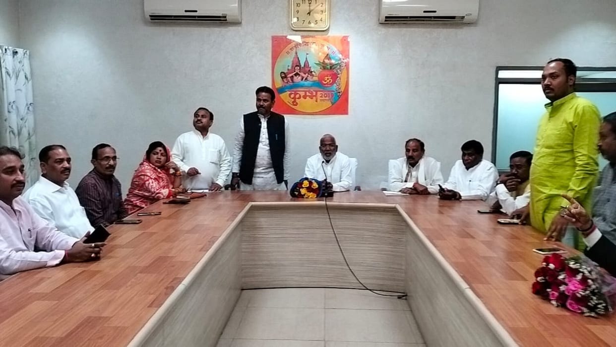 There should be no shortage in organizing grand Mahakumbh, in-charge minister Swatantradev Singh reviewed