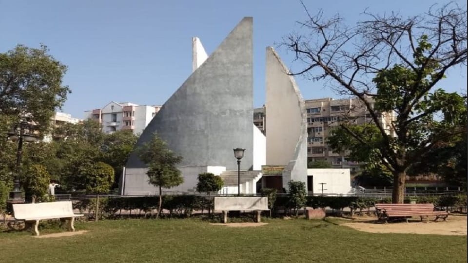 Shaheed smarak park No attention to facilities ticket plan made