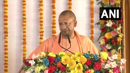 Rahul Gandhi is anti Dalit CM Yogi lashed out at Congress in front of PM Modi in varanasi