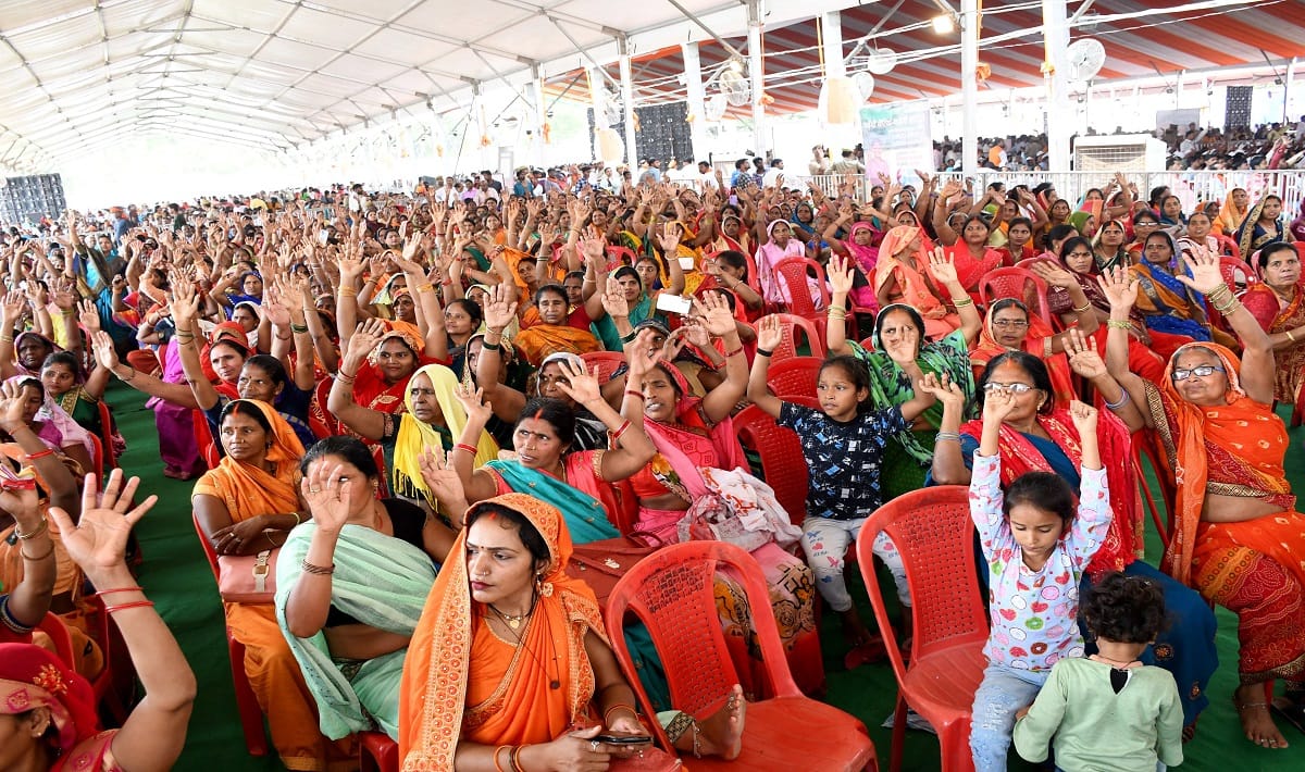 PM Modi Varanasi Visit in pictures slogans of Har Har Mahadev and Modi Modi in Rally