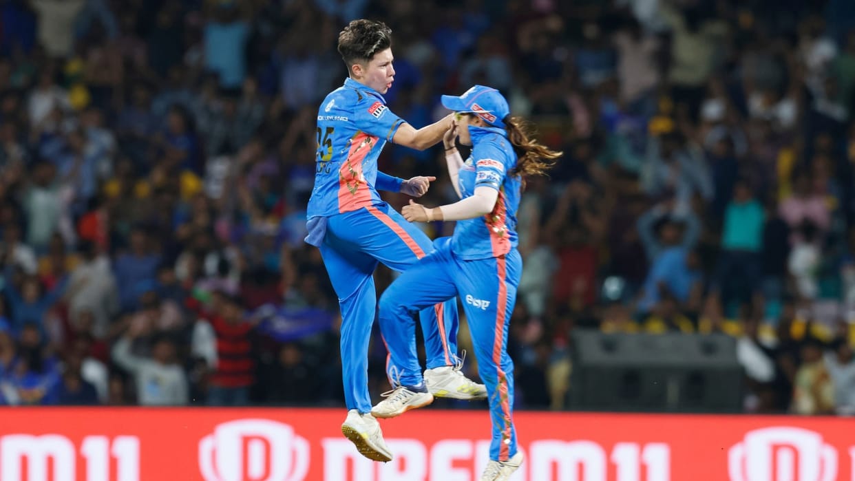 UP vs MI highlights UP vs Mumbai WPL Scorecard News Updates in Hindi