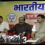 प्रेस कॉन्फ्रेंस लेते बीेजेपी प्रदेश अध्यक्ष अरुण साव