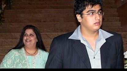 Arjun Kapoor shares an emotional post on her mother death anniversary says I am lost child without you Maa