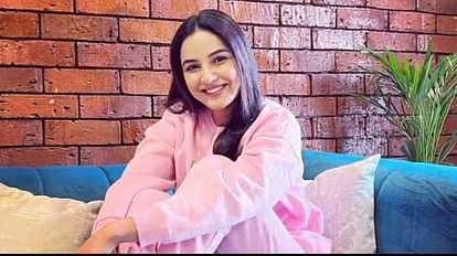 Jasmin Bhasin Talk About Her Bollywood Debute with Vikram Bhatt Actress She Had to let go his film