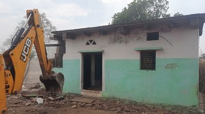 MP News house of person who raped and murdered an elderly woman was demolished with bulldozer in Satna
