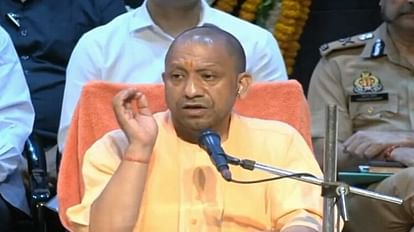 CM Yogi called an emergency meeting again, instructions to keep a close watch around religious places