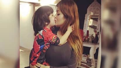 Mahesh Bhatt to Shahrukh Khan these Celebs trolled for lip kiss with their kid