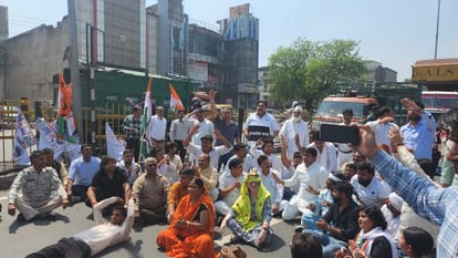 Vigorous demonstration of Congressmen in support of Rahul Delhi highway jammed