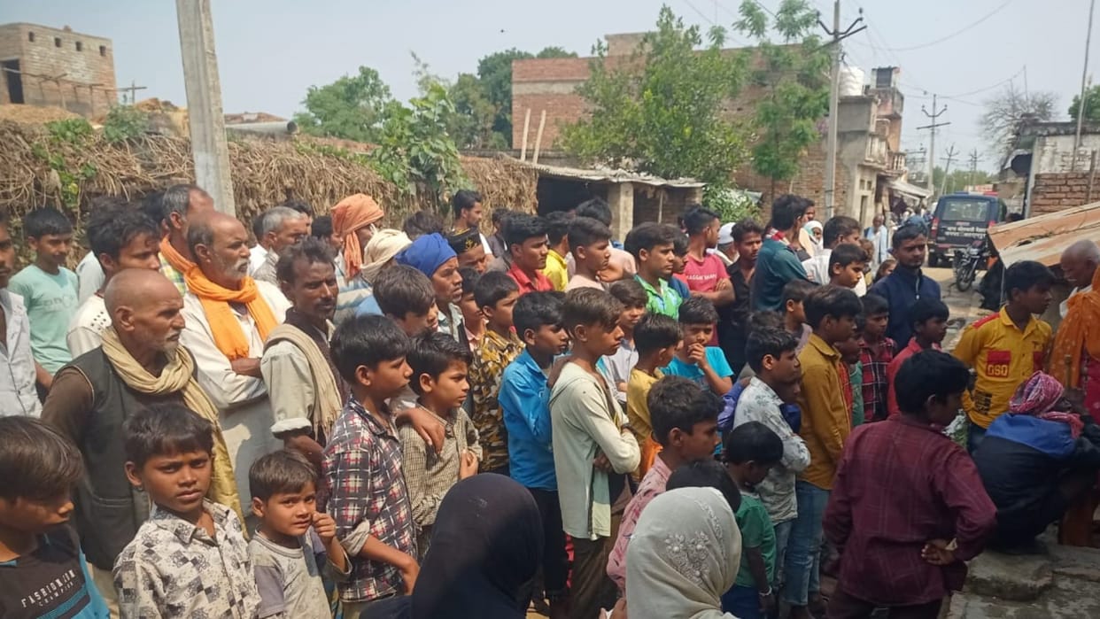 Husband and wife found dead in Balrampur Dehat Kotwali.