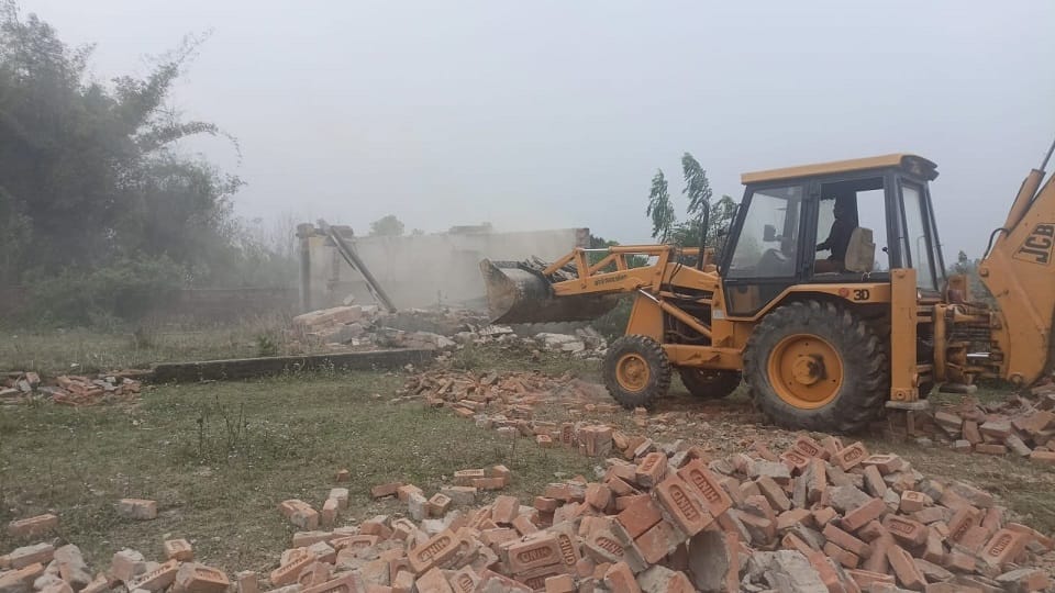 BDA bulldozer runs on 10 illegal colonies on Badaun Road in Bareilly