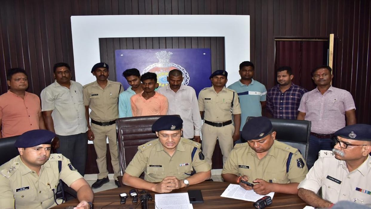 Police arrested three accused who stole auto and carried the ride