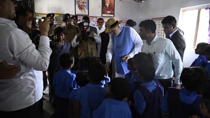 Amit Shah Taught Children In Chhattisgarh Govt School Of Naxal affected Village In Sukma
