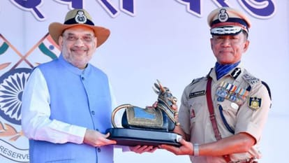 Amit Shah Taught Children In Chhattisgarh Govt School Of Naxal affected Village In Sukma