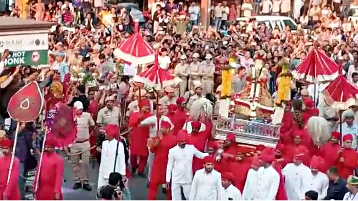 Gangaur Mata's ride with the entire Lashkar in Jaipur