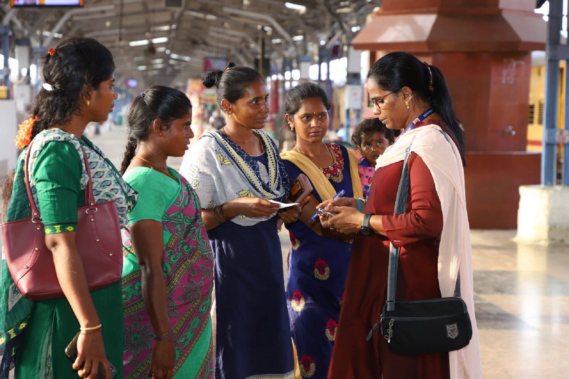 Indian Railways: टिकट चेकर रोजलिन अरोकिया मैरी