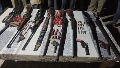 Abdul Kavi, the shooter of Mafia Atiq, surrendered, was absconding after the murder of MLA Raju Pal