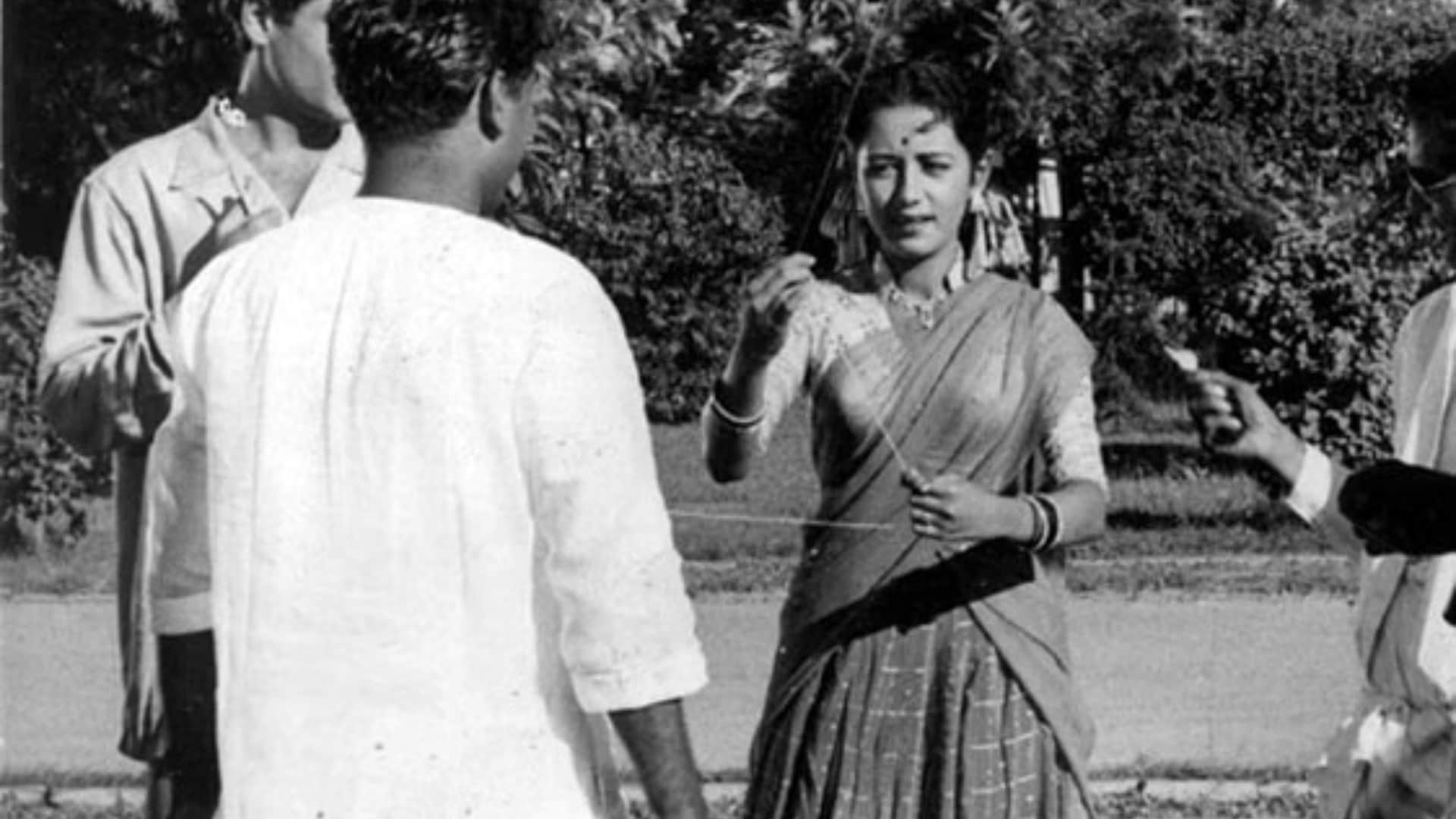 Nanda Death anniversary special story know about actress career and love life Char Diwari Prem Rog