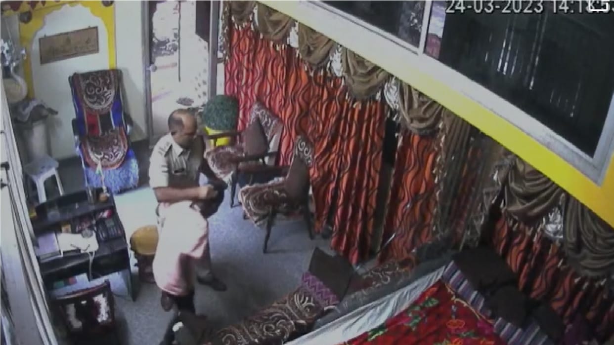 Traffic Inspector Rakesh Chaubey suspended in raipur