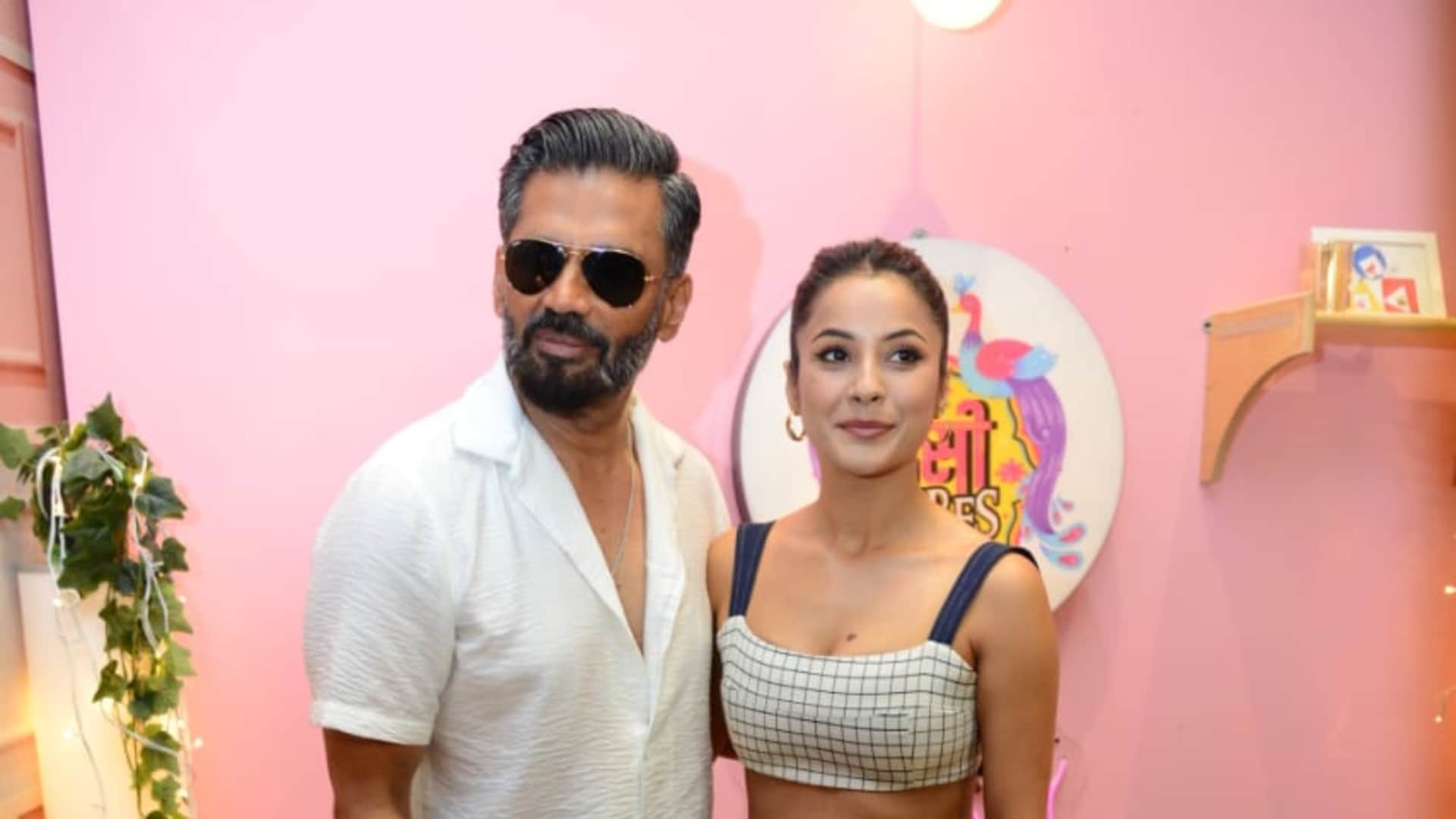 Desi Vibes With Shehnaaz Gill Promo Actress Ask Question To Suniel Shetty about Rising in price of PopCorn