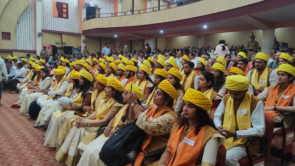 :Governor Mangubhai Patel said- Youth should dream big for building a new India