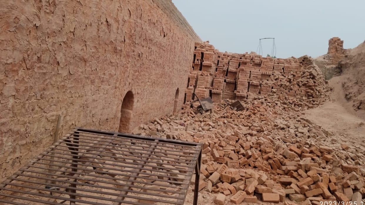 Two laborers died due to brick kiln wall collapse in deoria