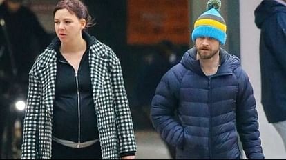 Daniel Radcliffe harry potter actor expecting first child with girlfriend Erin darke her baby bump pics viral