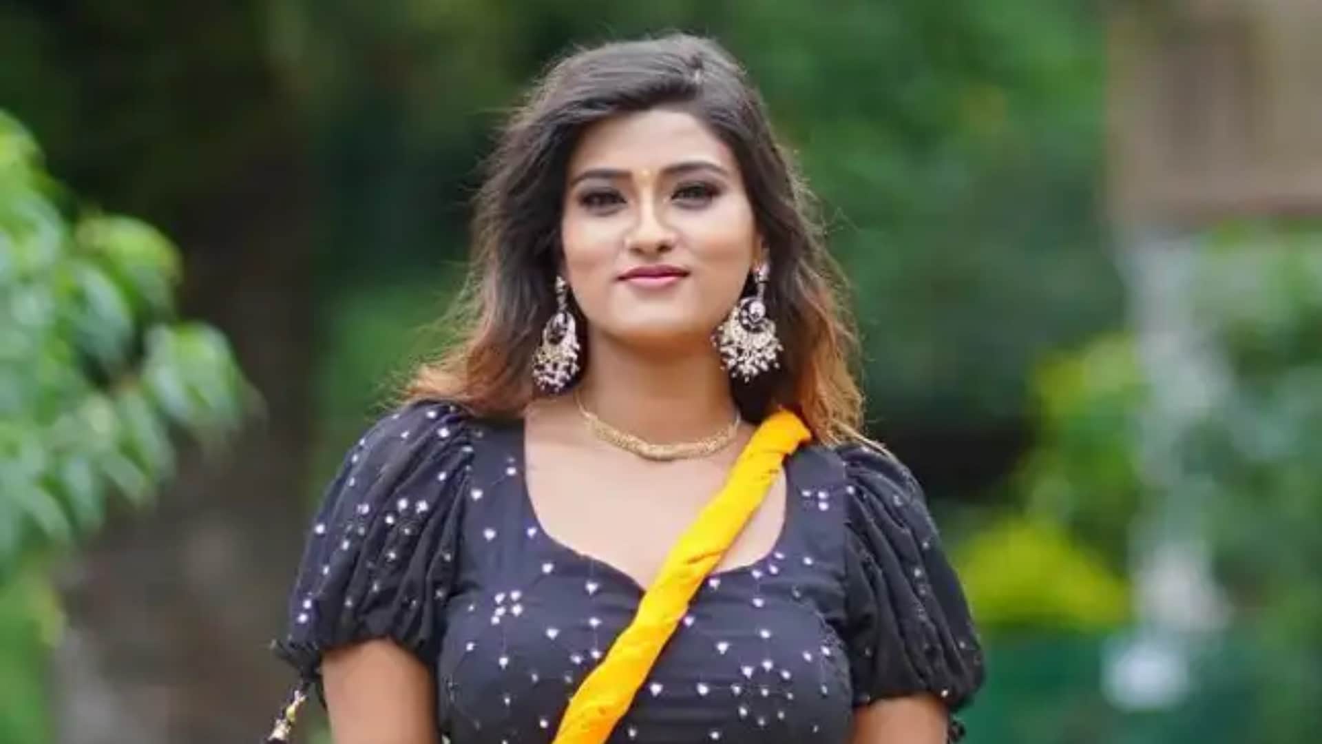 Akanksha Dubey Bhojpuri Actress Commit Suicide In Varanasi Hotel She Had Shared Last Post on Instagram