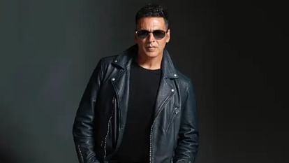 Akshay Kumar plays prank on April Fools day on clothing brand co founder Manish Mandhana see hilarious video